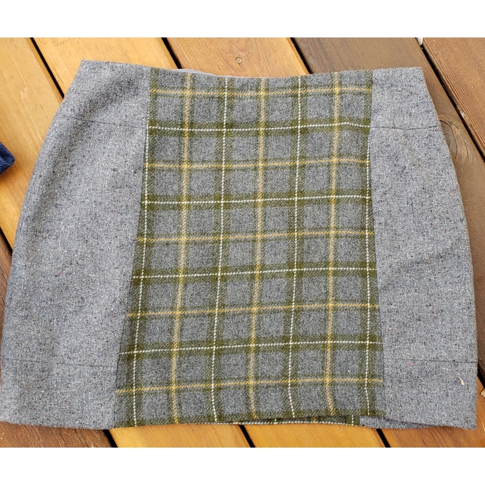 SOLD Banana Republic Wool Tweed Plaid Mini Skirt 14 - Picture 4 of 4